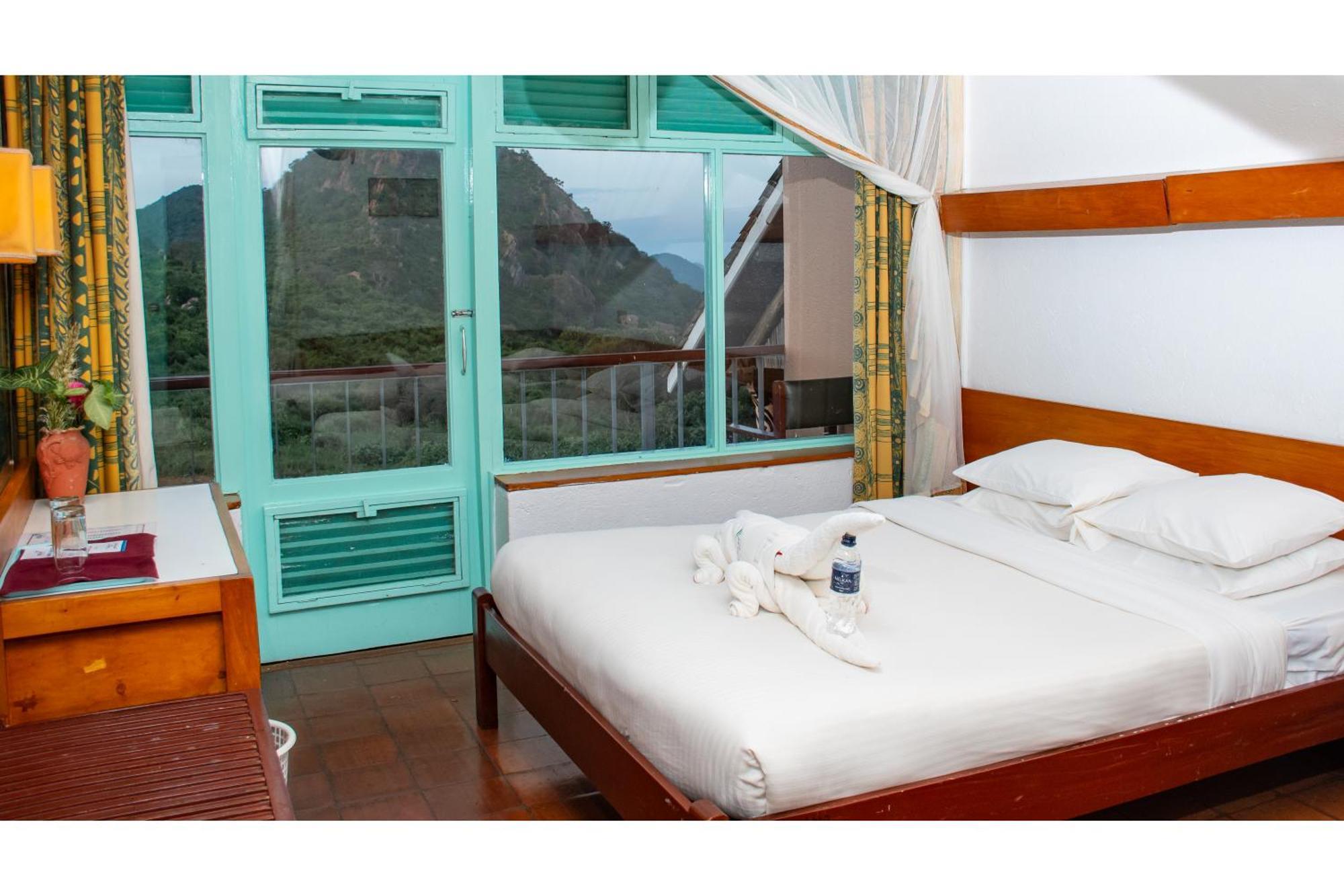 Ngulia Safari Lodge Ithumba Екстер'єр фото