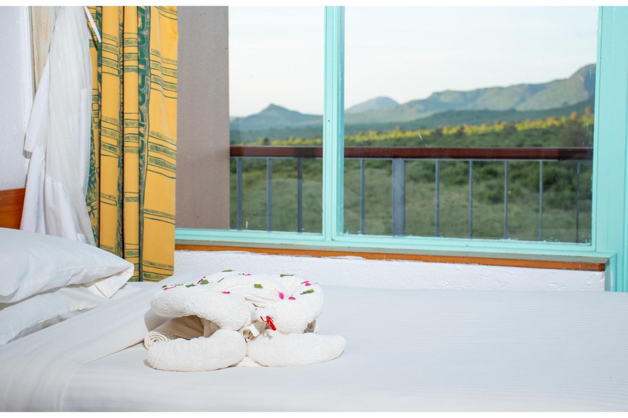 Ngulia Safari Lodge Ithumba Екстер'єр фото